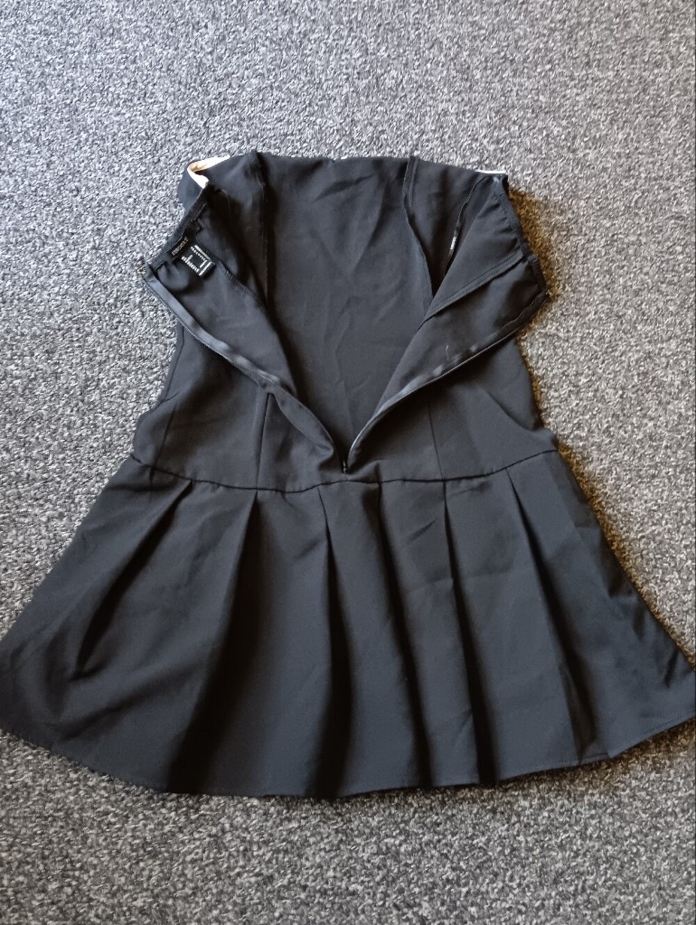 Strapless Black Skater Mini Dress with White Trim, Forever 21 Size Small - Picture 7 of 9